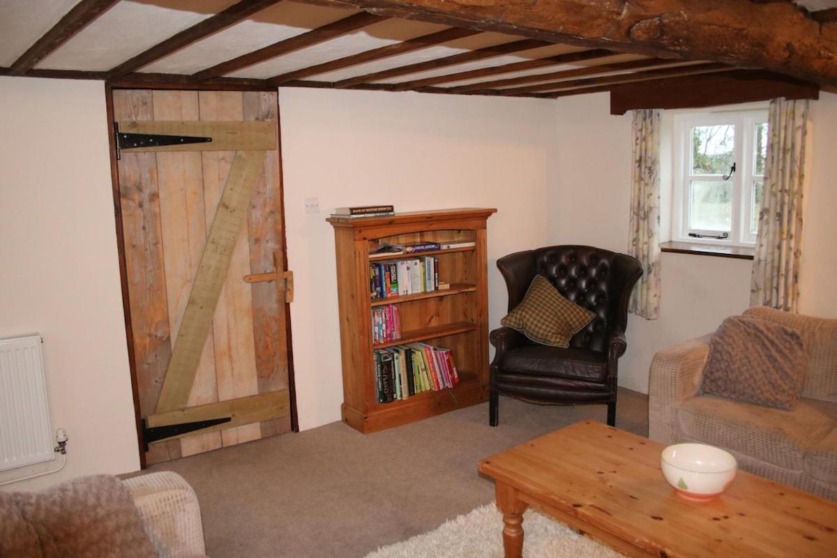Award Winning Lower Whitsleigh Farm Cottage Roborough Exterior photo